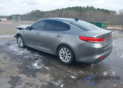 2017 Kia Optima Ex z USA, uszkodzony, nr VIN 5XXGU4L32HG174307